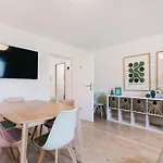 Tip! Grosszuegige Ferienwohnung Im Herzen Der Dresdner Neustadt